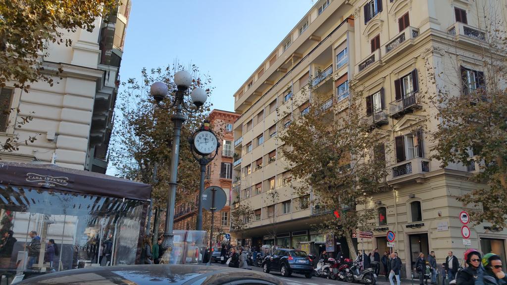 Alis Vanvitelli Suite Napoli Bagian luar foto