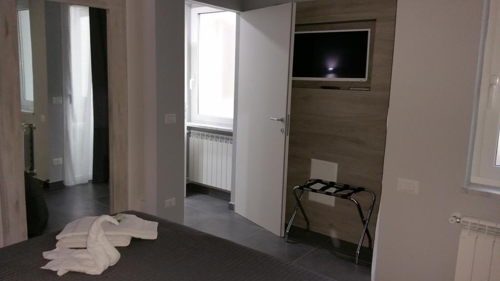 Alis Vanvitelli Suite Napoli Bagian luar foto