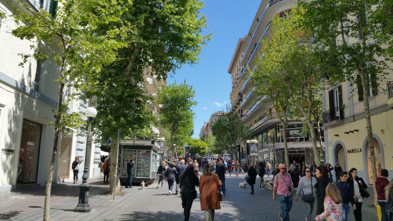 Alis Vanvitelli Suite Napoli Bagian luar foto