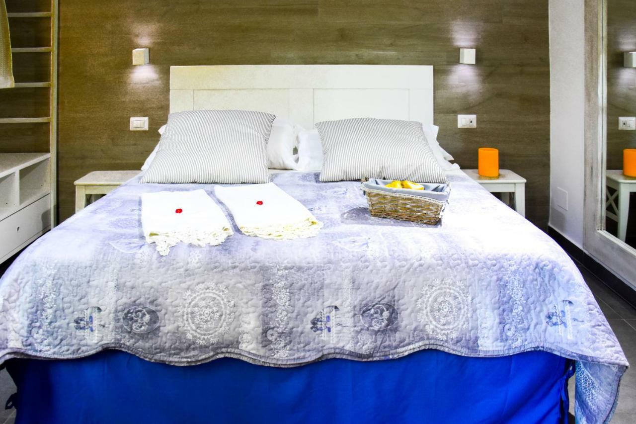 Alis Vanvitelli Suite Napoli Bagian luar foto