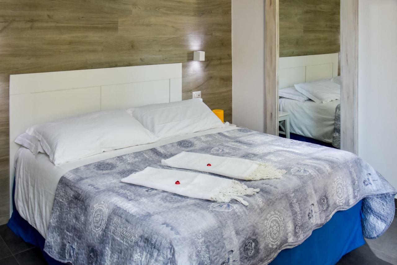 Alis Vanvitelli Suite Napoli Bagian luar foto